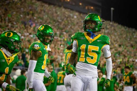 Oregon Ducks WR Tez Johnson Delivers Major Injury Announcement - Athlon Sports