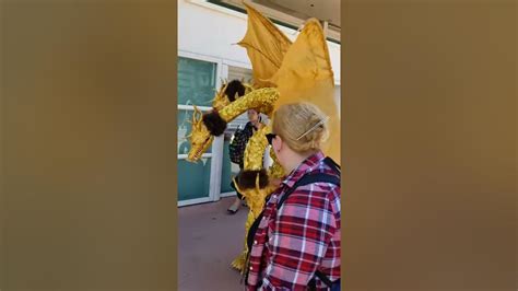 King Ghidorah Cosplay! San Diego Comic Con 2019. - YouTube