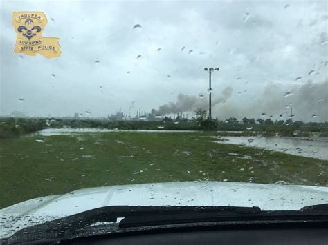 Motiva refinery in Louisiana surrounded by high water from flooding