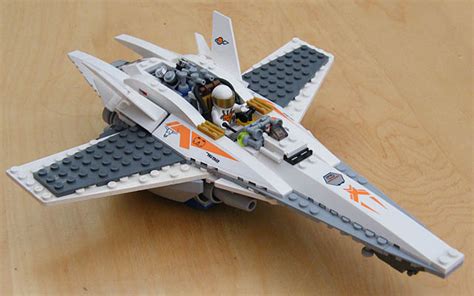 Naughty Nathan » Blog Archive » LEGO Spaceship