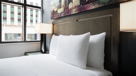 Spacious Jersey City Hotel Suites near NYC | Hyatt House Jersey City