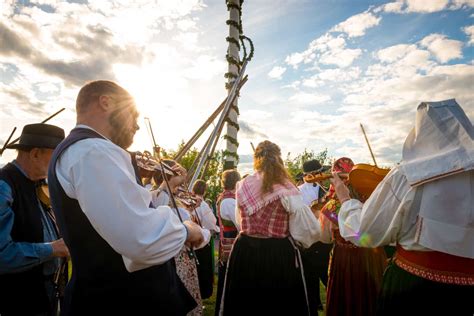 Midsummer Celebrations in Dalarna, Sweden - Totochie