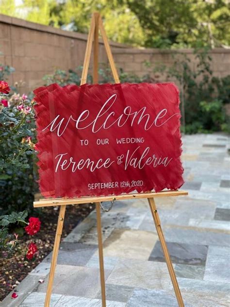 Hand-Lettered Painted Acrylic Wedding Signs? | Emmaline Bride | Wedding welcome signs, Bridal ...