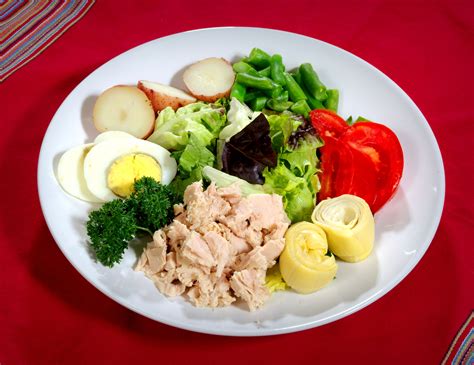 Free picture: plate, grouping, healthy, food, bright red, tomato, sliced, steamed, green