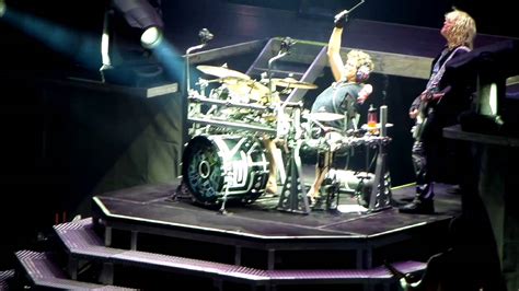 Def Leppard - Rick Allen drum solo (Live in Madrid 2013) - YouTube