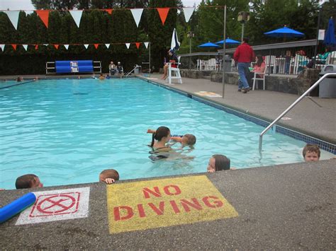 Tree Peeps: Swim class at Cottage Lake Pool