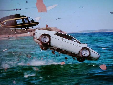 007 TRAVELERS: 007 Vehicle: Lotus Esprit / The Spy Who Loved Me (1977)