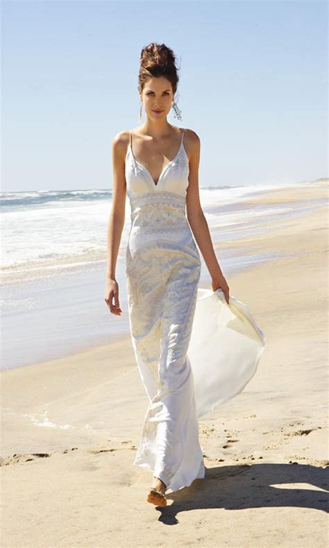 20 Unique Beach Wedding Dresses For A Romantic Beach Wedding - MagMent