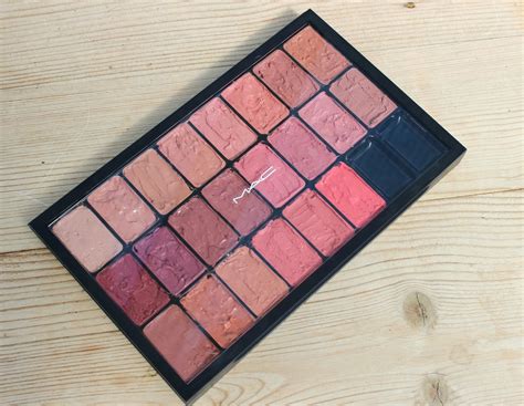 BEAUTY & LE CHIC: DEPOTTING LIPSTICKS - THE DIY PRO PALETTE