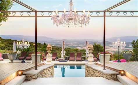 Le Petit Palais D'Aglae en Aviñón, Vaucluse | BestDay.com