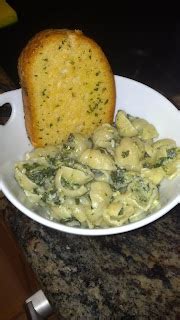 Carolyn in Carolina: Creamed Spinach Pasta Recipe!