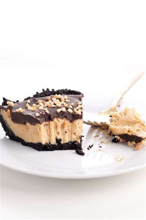 peanut butter chocolate pie with oreo crust