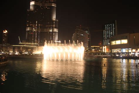 Dubai Mall Fountain by mailtoejas on DeviantArt