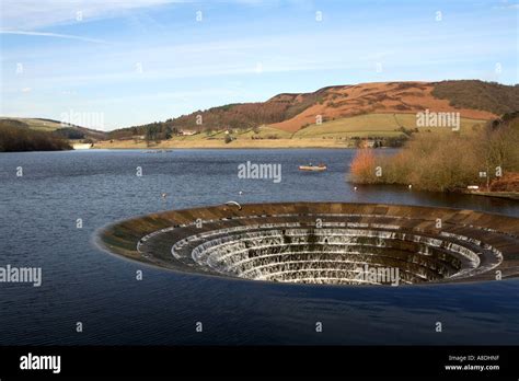 Ladybower reservoir, Derbyshire uk Stock Photo - Alamy