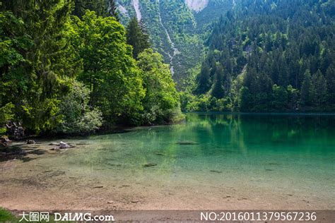 清澈见底的湖水,清澈见底的河水,清澈见底的水面_大山谷图库