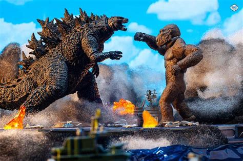 FigureMania Show (@FigureManiaShow) / Twitter | Godzilla toys, Godzilla ...