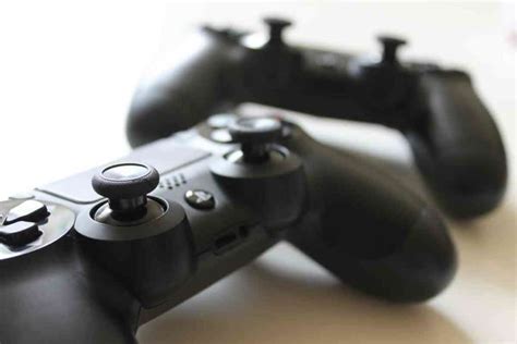 Can You Use A PS4 Controller On PS3? [ANSWERED] - The Gadget Buyer ...