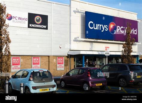 Retail shopping park edinburgh hi-res stock photography and images - Alamy