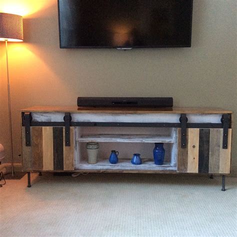 Modern tv console with sliding barn doors | Tv console modern, Barn ...