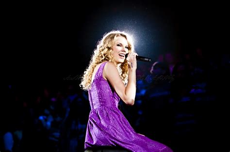 Taylor Swift - Photoshoot #101: Fearless Tour (2009) - Anichu90 Photo (17988833) - Fanpop