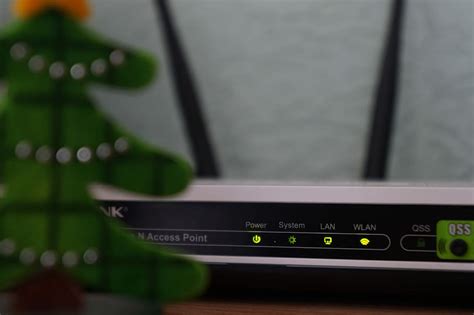 50, white, black, tp-link modem router, wifi, router, tech, technology | Piqsels