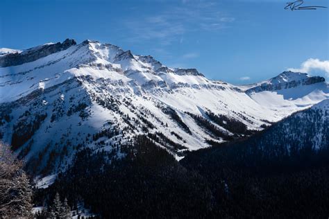 The Rocky Mountains in Lake Louise,AB [OC] [6000x4000] : r/EarthPorn