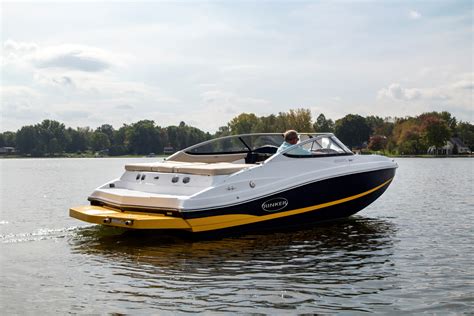 2019 Rinker 20MTX Bowrider Critique du Bateau - BoatDealers.ca