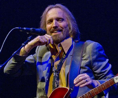 Tom Petty Biography - Facts, Childhood, Family Life & Achievements of Rock Singer