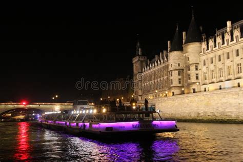 Paris by night editorial image. Image of cruise, night - 12150955