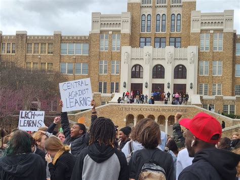 Little Rock Central High students protest alumna Sarah Huckabee Sanders ...