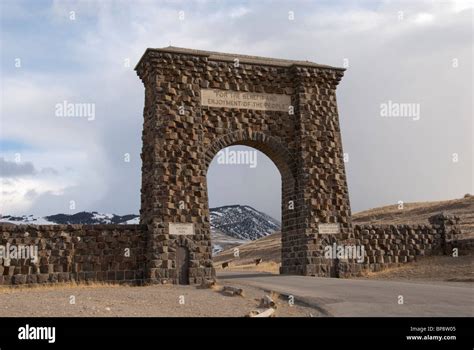 USA, Gardiner, Montana. Yellowstone NP. North Entrance, Roosevelt Arch Stock Photo - Alamy