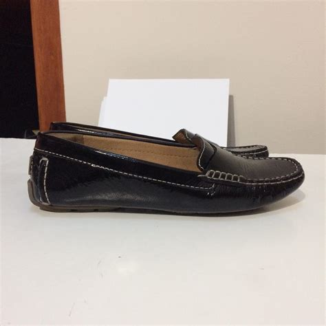 Clarks Women's Black Loafers | Depop