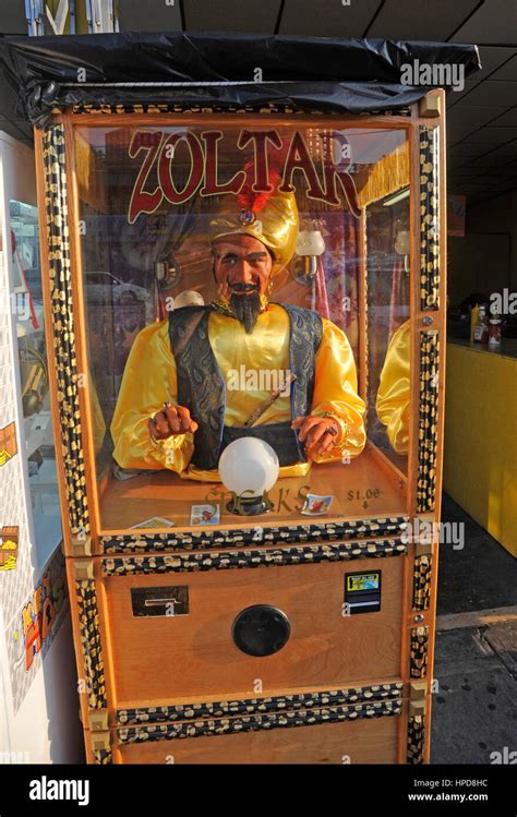 Zoltar machine from movie big hi-res stock photography and images - Alamy