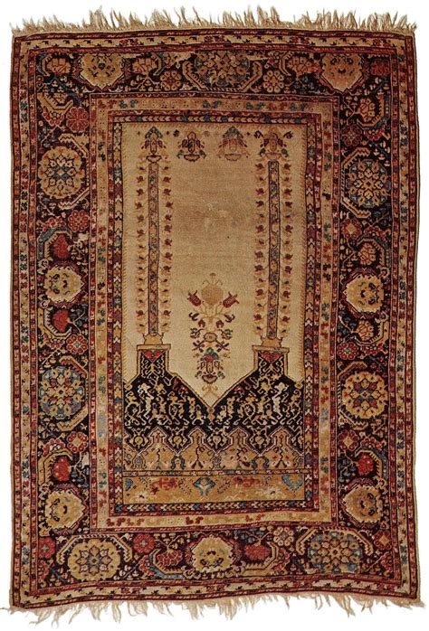 Islamic Prayer Rugs | Exhibitions | The Renaissance Society