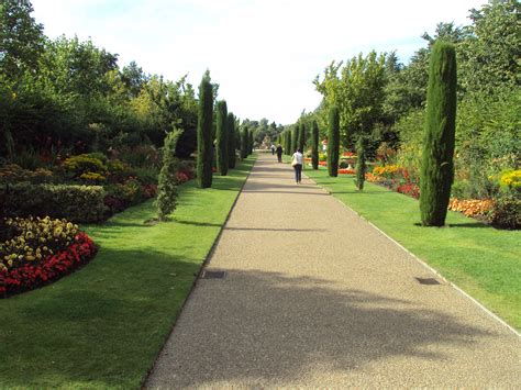 File:Gardens, Regent's Park, London - DSC07041.JPG - Wikimedia Commons