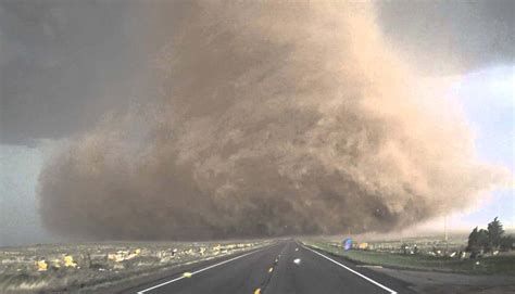 Enormous Tornado Captured on video | WordlessTech