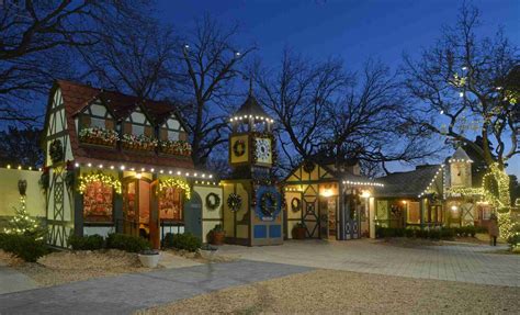 Dallas Arboretum Debuts 23-Foot-Tall German Christmas Pyramid and New ...