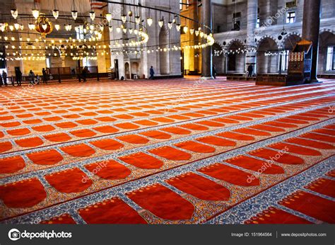 Interior of Suleymaniye Mosque in Istanbul, Turkey – Stock Editorial Photo © monticello #151964564