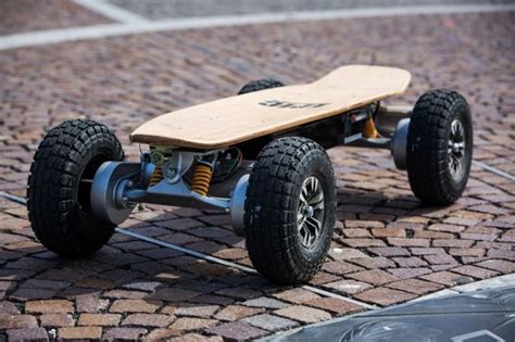 Dominator Pro 4x4 - fast all-terrain electric skateboard