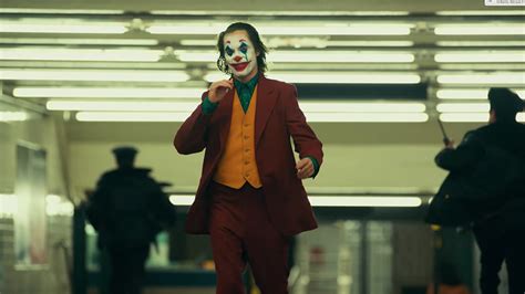 How to Nail the Joaquin Phoenix Joker Costume for Halloween 2022