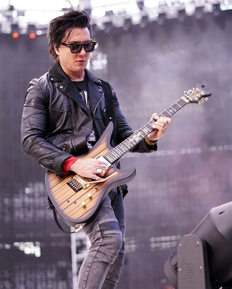 Synyster Gates - Wikipedia