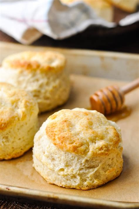 Southern Buttermilk Biscuits - The Seasoned Mom