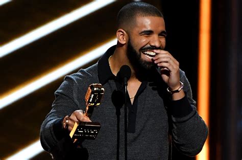 Drake to Billboard Music Awards Host Vanessa Hudgens During Acceptance ...