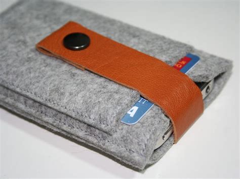 Handmade Wool Felt iPhone Case | Gadgetsin