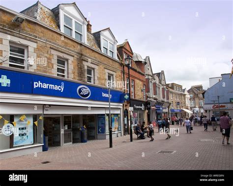 Newquay town centre hi-res stock photography and images - Alamy