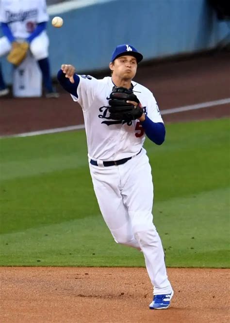 Dodgers: A Corey Seager Injury Update & Why LA Might Not Go All-in on His Next Contract ...