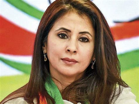 Urmila Matondkar: Wiki, Biography, Birthday, Height, Net Worth, Husband ...