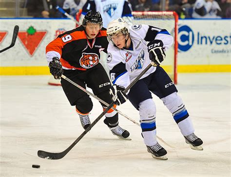 Saskatoon Blades continue to blow up roster in blockbuster deal with Kamloops Blazers - Yahoo Sports