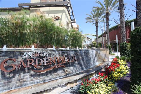 Anaheim GardenWalk adds entertainment, food options – Orange County Register