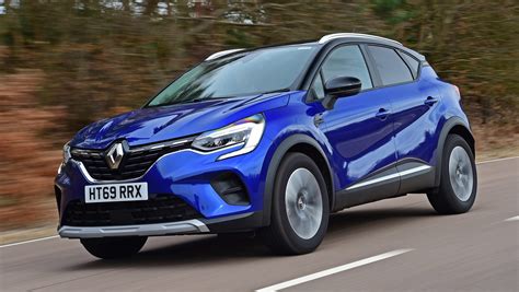 Renault Captur review - Practicality, comfort and boot space | Auto Express